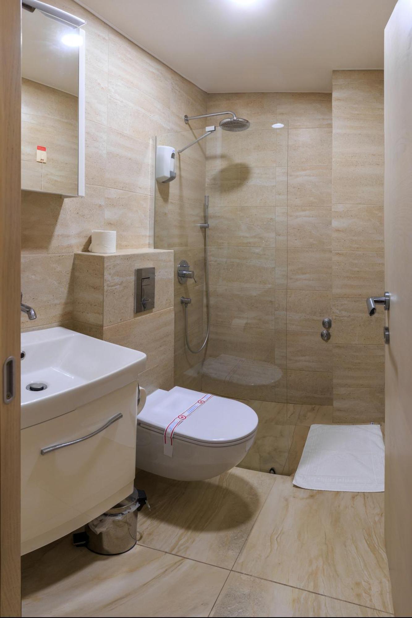 Maksim Hotel